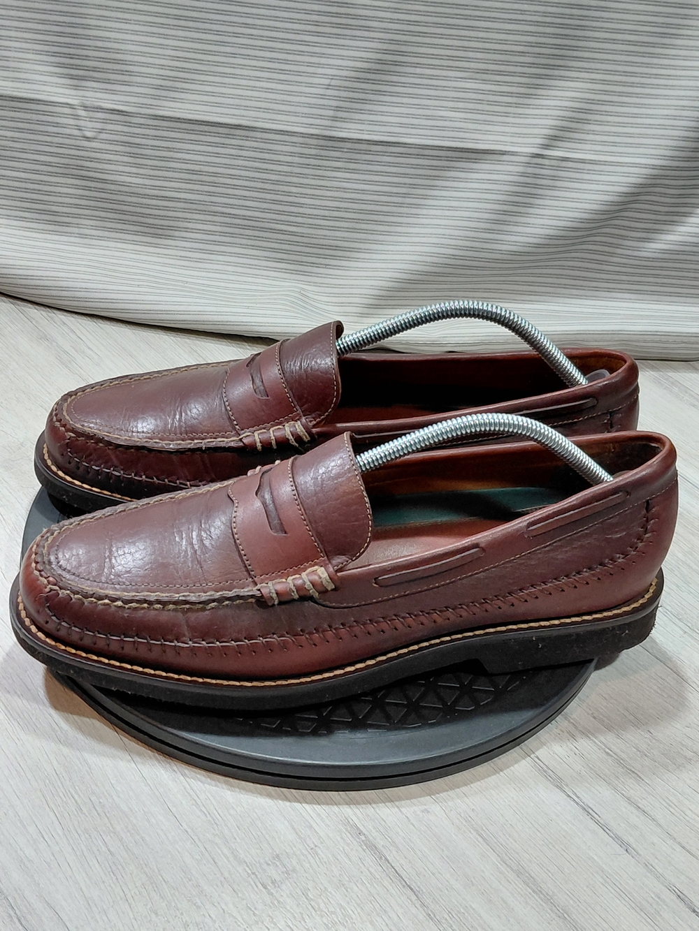 H.S. Trask Men's Brown Leather Penny Loafers, Classic Slip On Moccasin SIZE M11